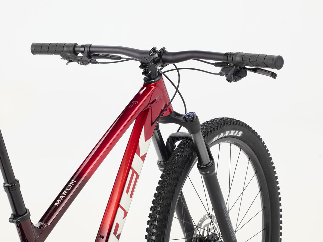 Trek Marlin 7 Gen 3 Fury Red Fade 2027 Mountain Bike
