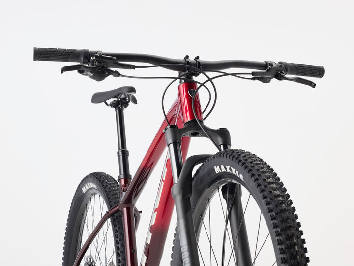 Trek Marlin 7 Gen 3 Fury Red Fade 2027 Mountain Bike
