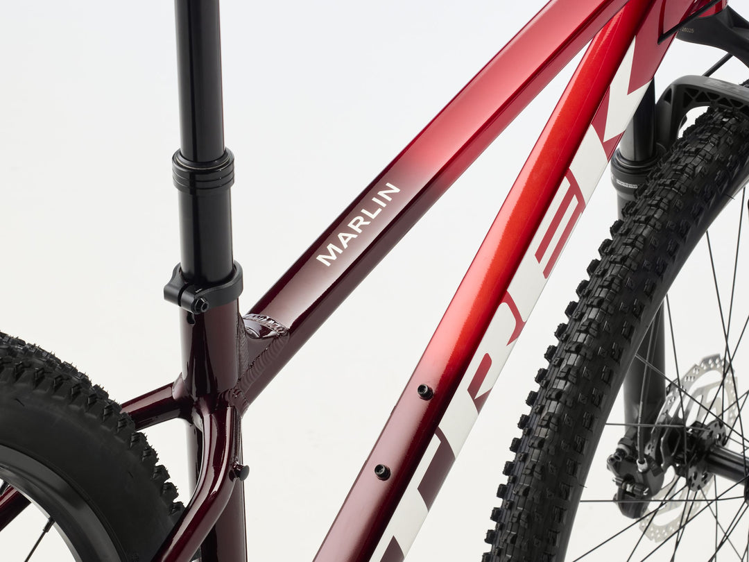 Trek Marlin 7 Gen 3 Fury Red Fade 2027 Mountain Bike