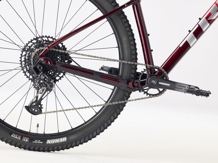 Trek Marlin 7 Gen 3 Fury Red Fade 2027 Mountain Bike