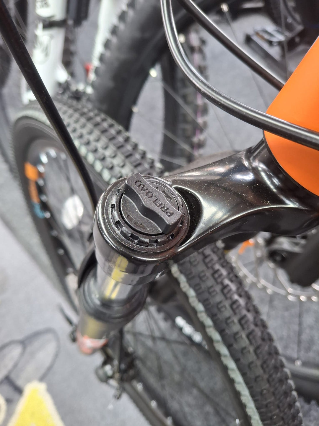 Squish 24 MTB Orange 2026 Kids Lightweight Mountain Bike