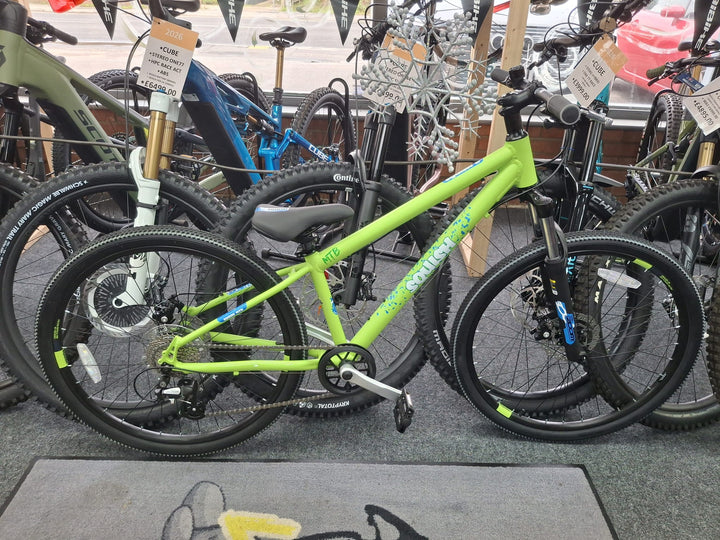 Squish 26 MTB Green 2026 Kids Lightweight Mountain Bike