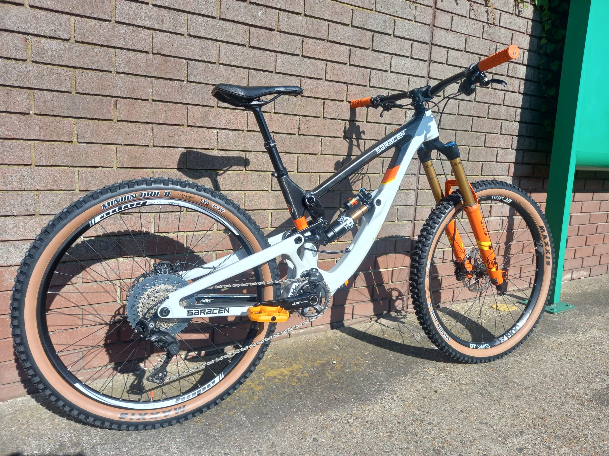 Saracen Ariel LT 2019 Mountain Bike EX DEMO Les s Cycles