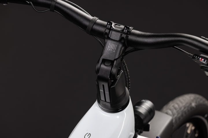 Cube Touring Hybrid One 600 Metallicwhite Chrome Trapeze 2027 Electric Hybrid Bike