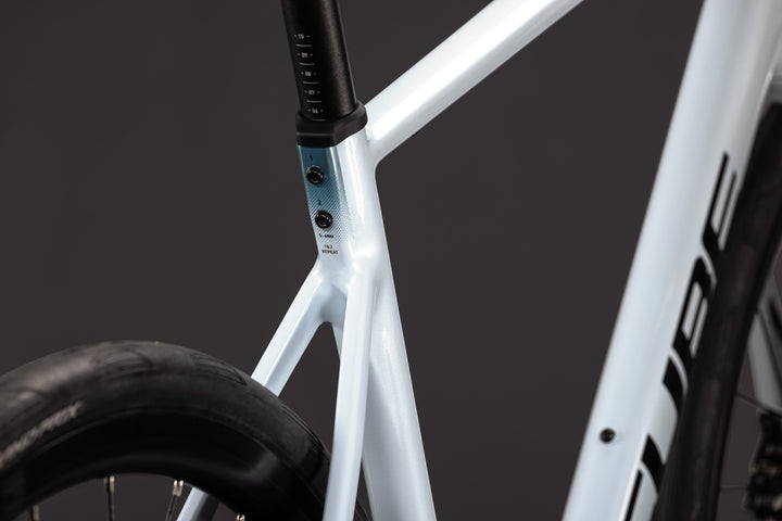 Cube Attain Race Glacier Black 2027 Road Bike
